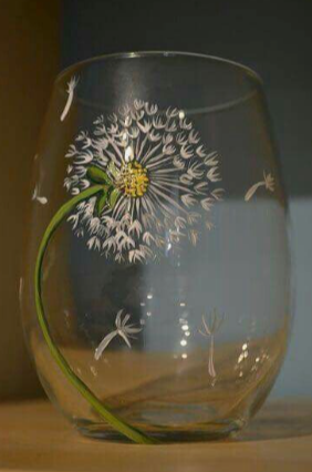 Verre décoré d'un pissenlit blanc peint à la main