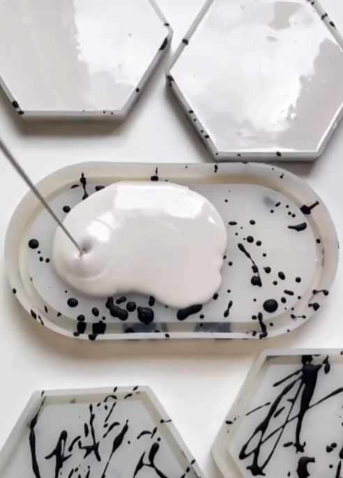 Objets en terrazzo réalisés lors d'un atelier créatif à Bruxelles